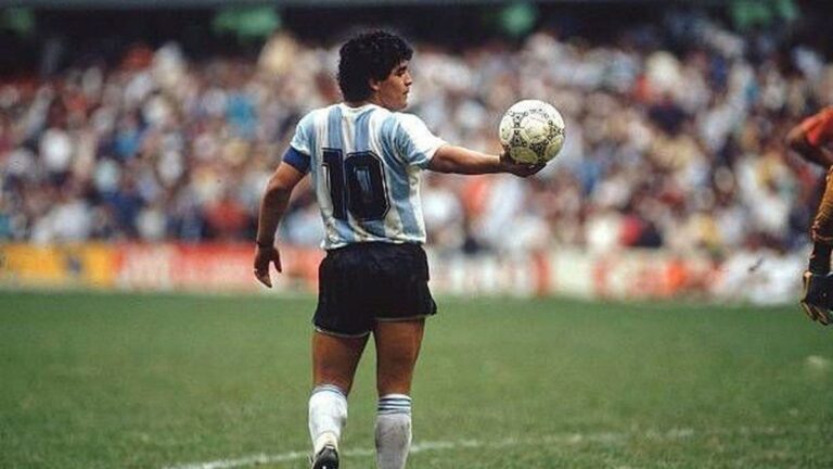 1977 : Debuta Maradona en la Selección